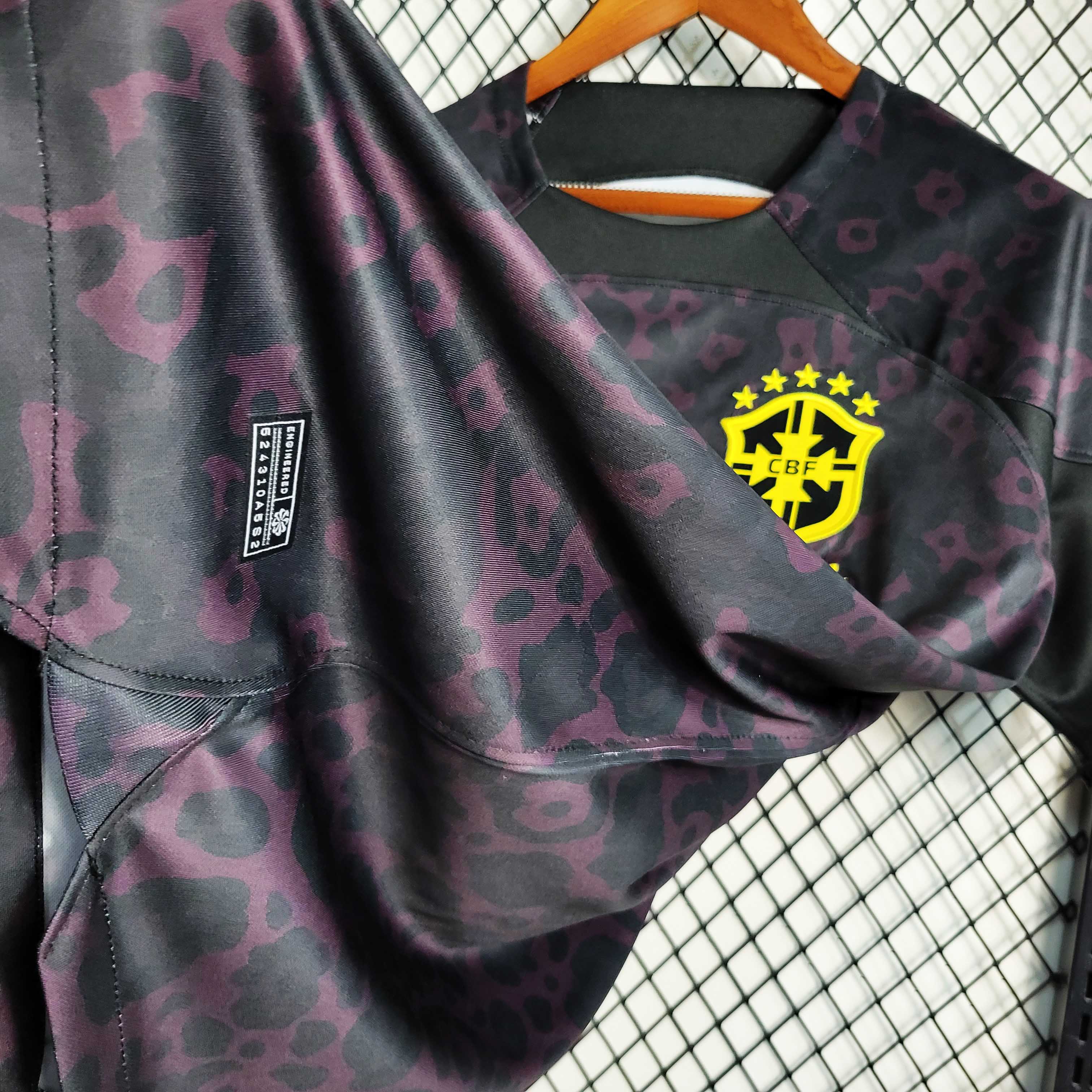 Camisa Brasil Goleiro 22/23 - Versão Torcedor
