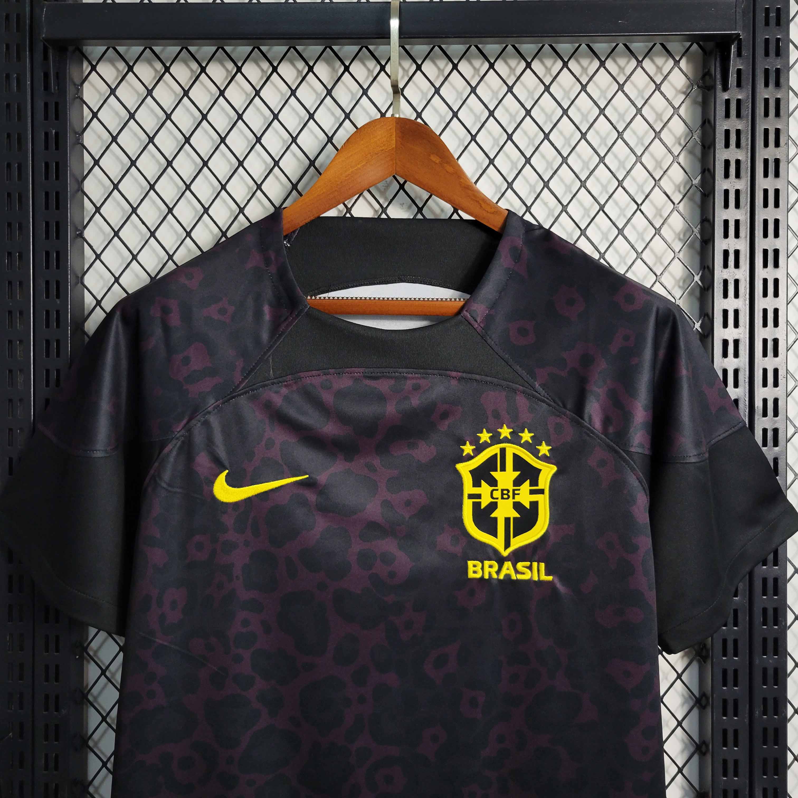 Camisa Brasil Goleiro 22/23 - Versão Torcedor