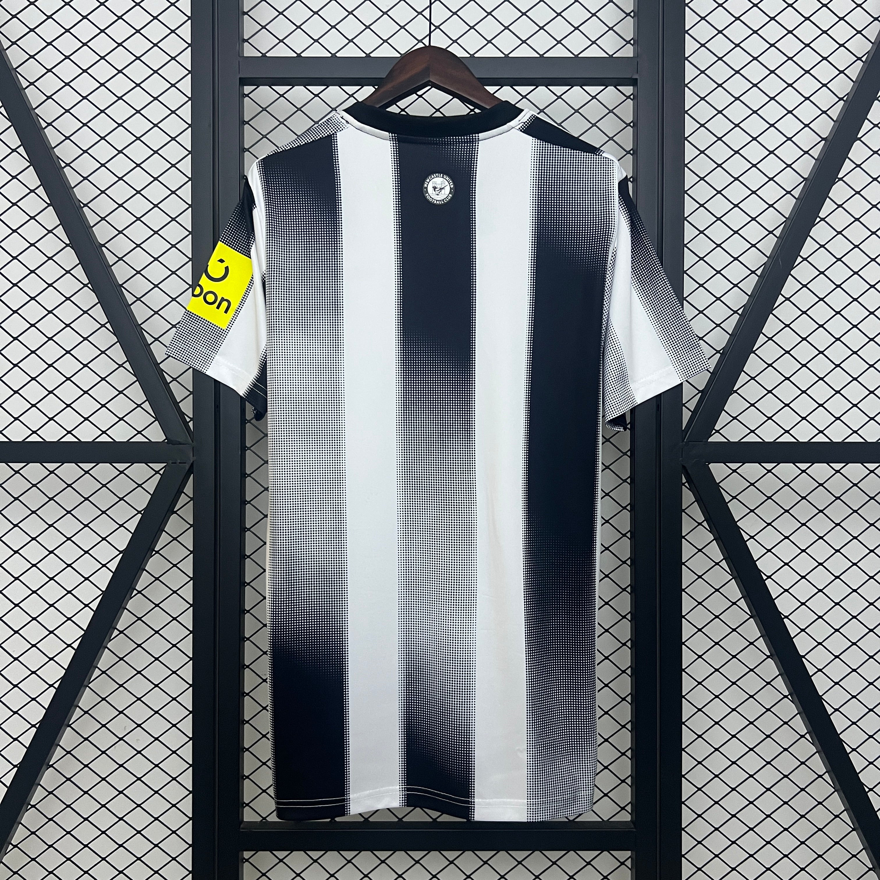 Camisa Newcastle United Home 25/26 - Torcedor Masculina