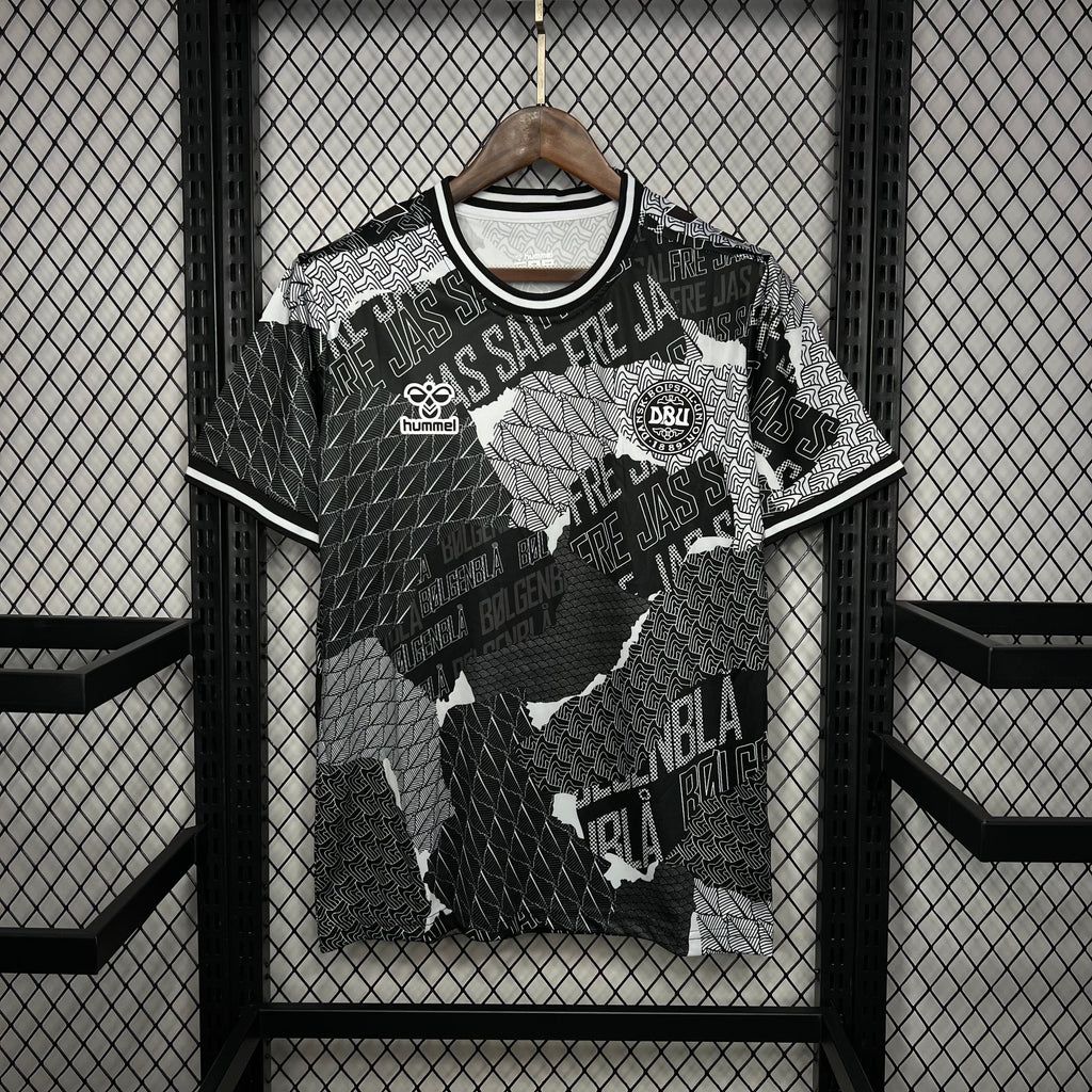 Camisa Dinamarca Pré-Jogo 24/25 - Versão Torcedor