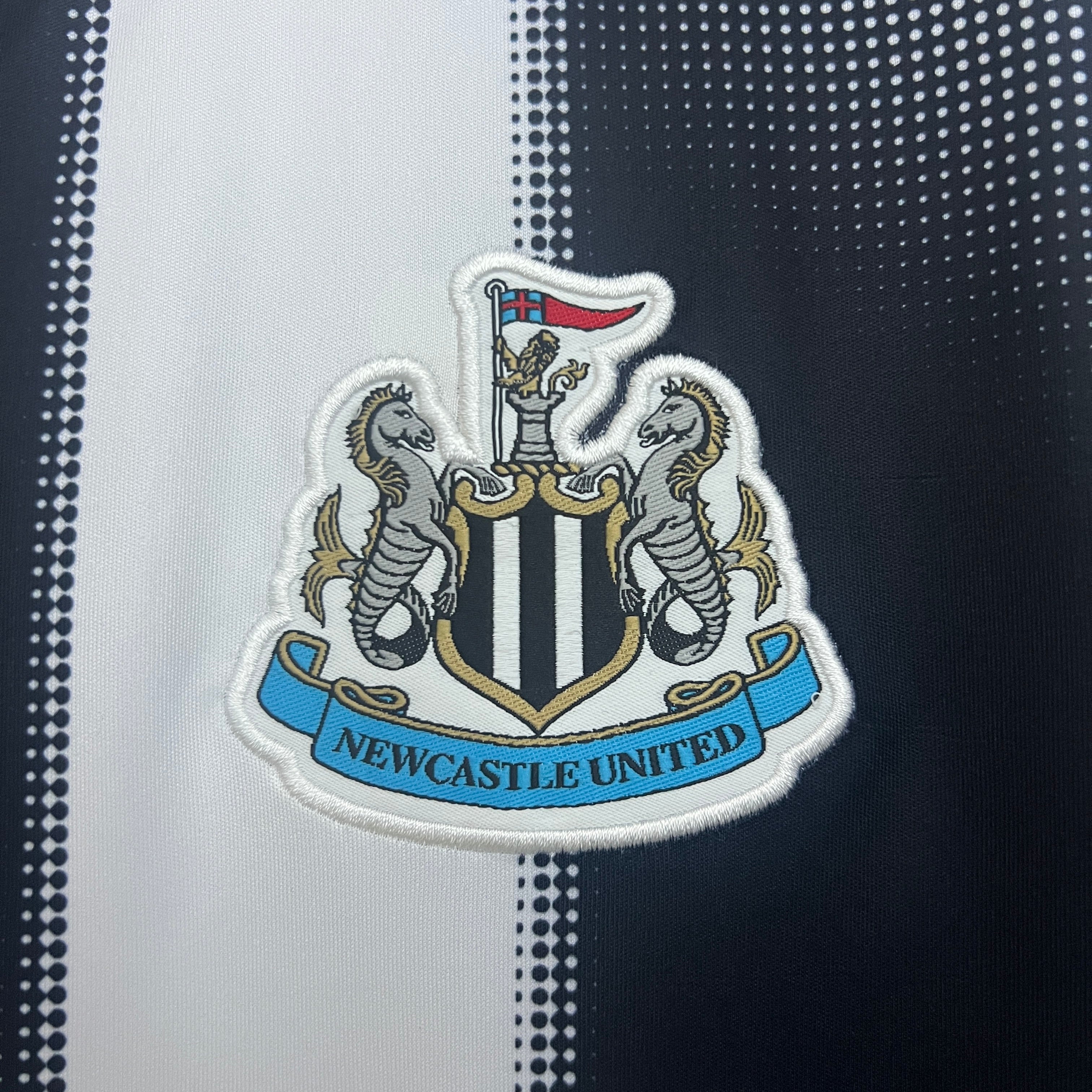 Camisa Newcastle United Home 25/26 - Torcedor Masculina