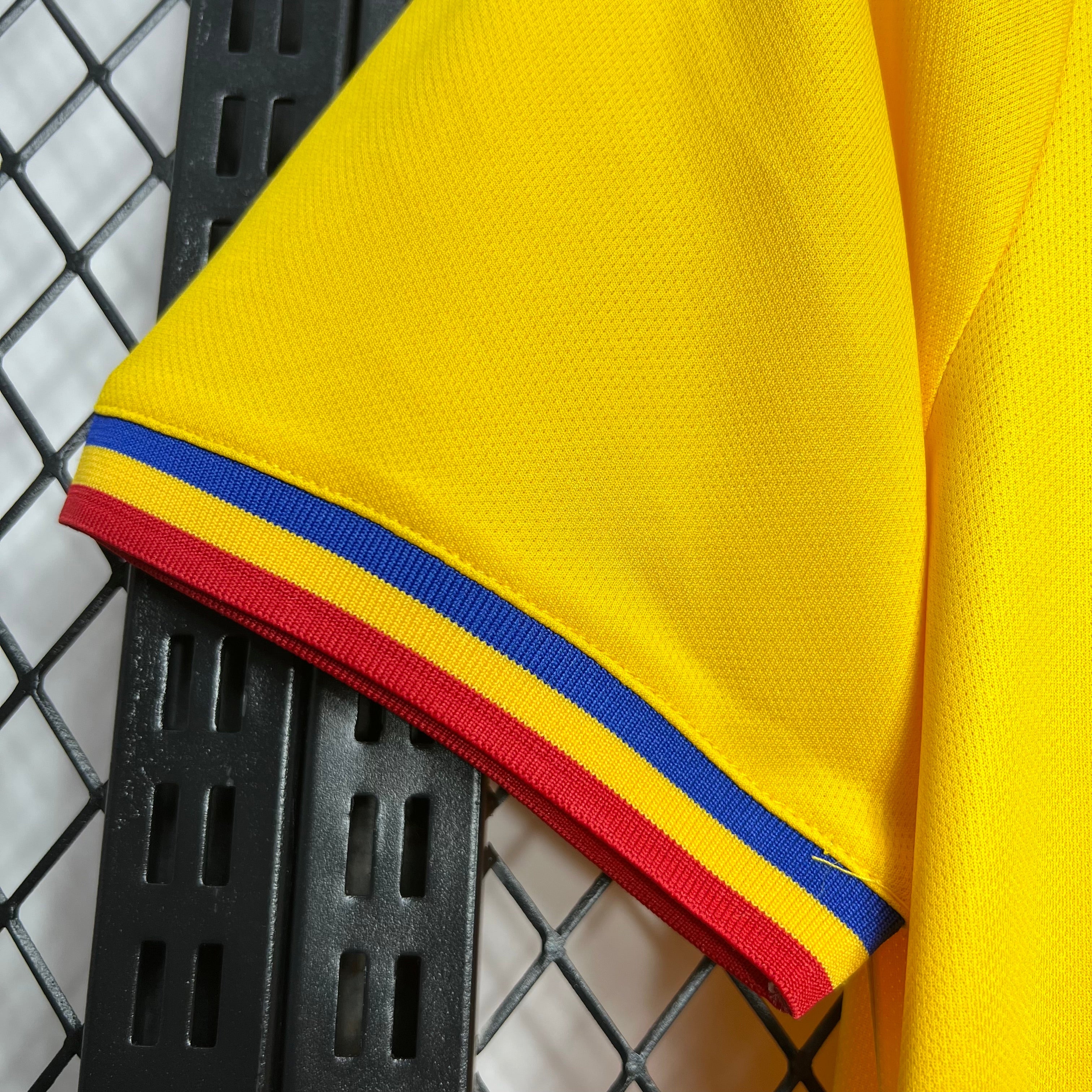 Camisa Romênia Home 24/25 - Versão Torcedor