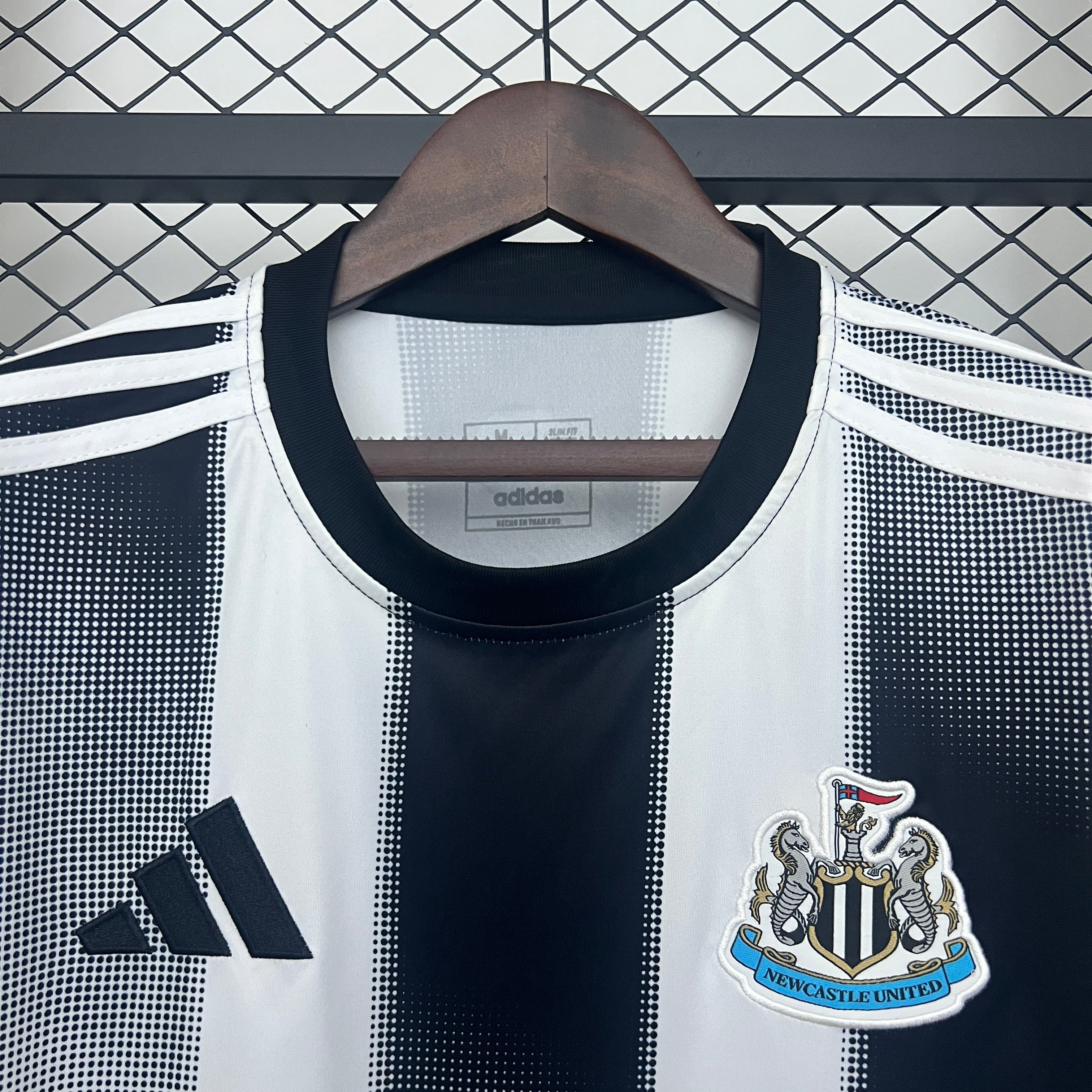 Camisa Newcastle United Home 25/26 - Torcedor Masculina